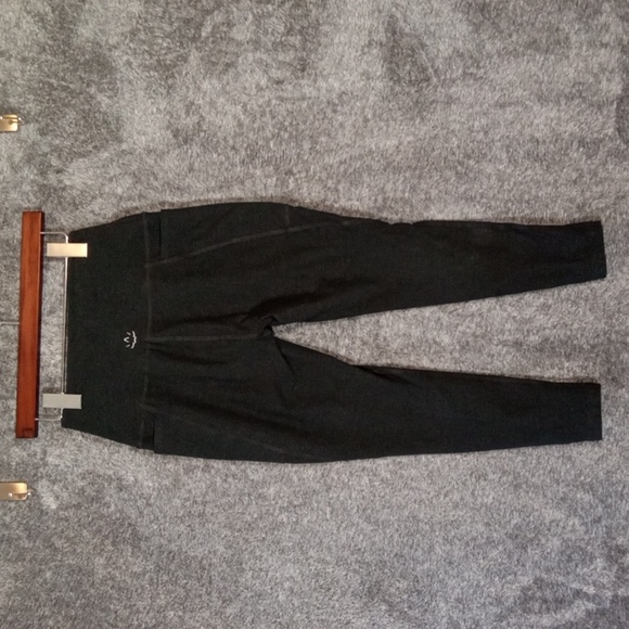 Beyond Yoga Leggings Cropped Running Gym Outdoors Gorpcore Medium Fair - Picture 4 of 10